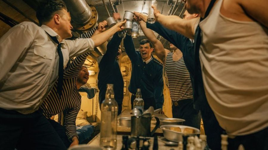 Serial „Whiskey on the Rocks” już w Disney+! Polityczna satyra oparta na prawdziwej historii